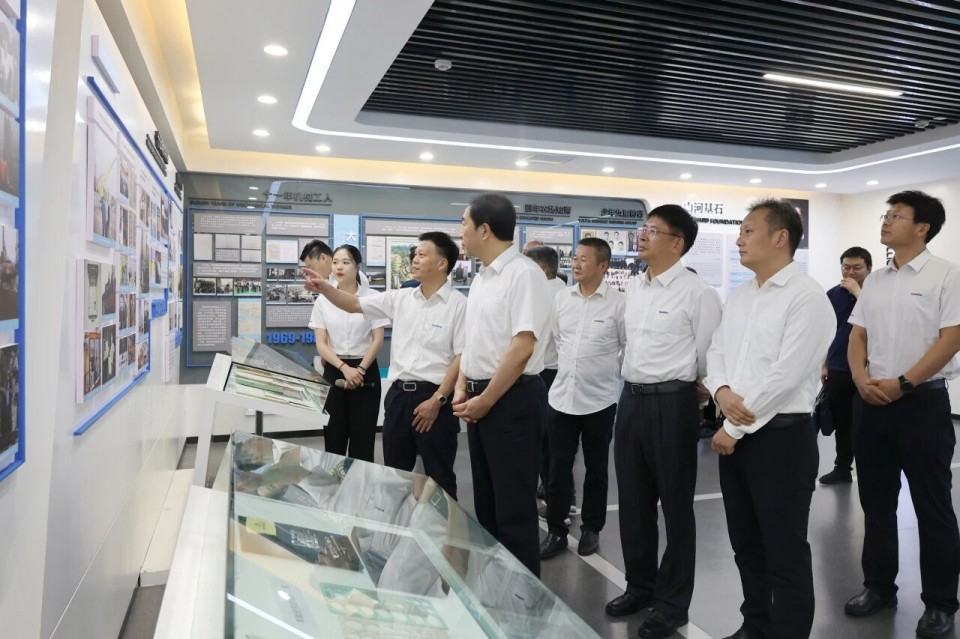 中国煤炭地质总局局长马刚到访SG胜游智能，共谋绿色智能矿山装备发展新路径