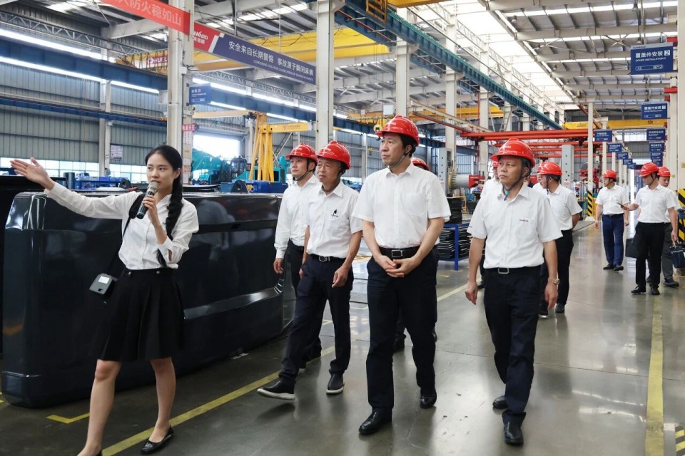 中国煤炭地质总局局长马刚到访SG胜游智能，共谋绿色智能矿山装备发展新路径