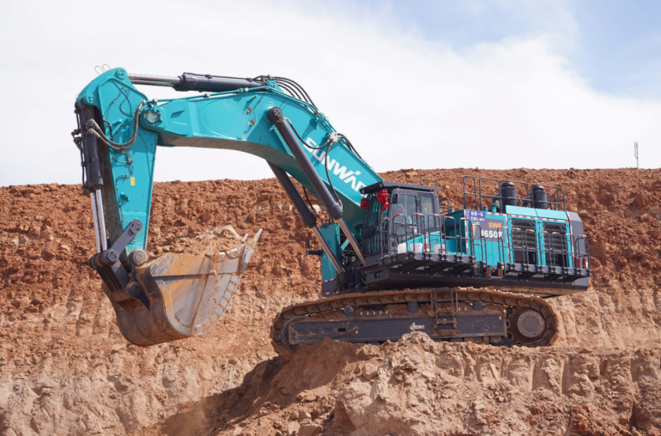 创新引领，实力见证！SG胜游智能明星产品荣登“2025工程机械TOP10年度榜”